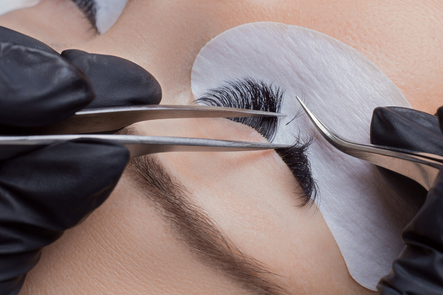 Russian Volume Eyelash Extension Training Course